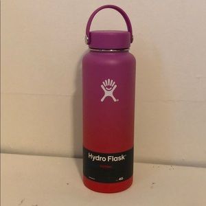 Raspberry Lava Hydro Flask 40oz